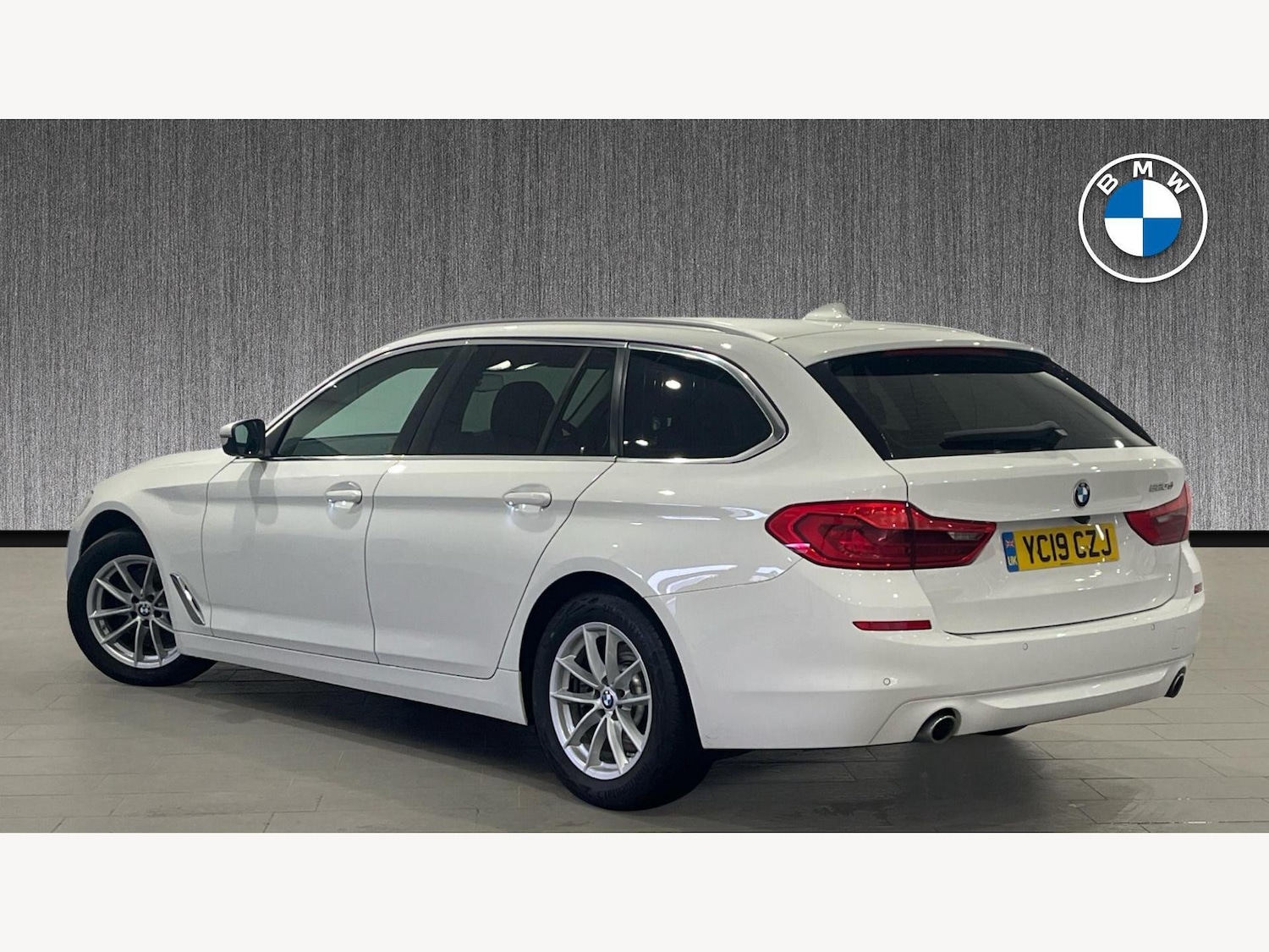 Used BMW 5 Series 2019 for sale - 77131457: Photo 2