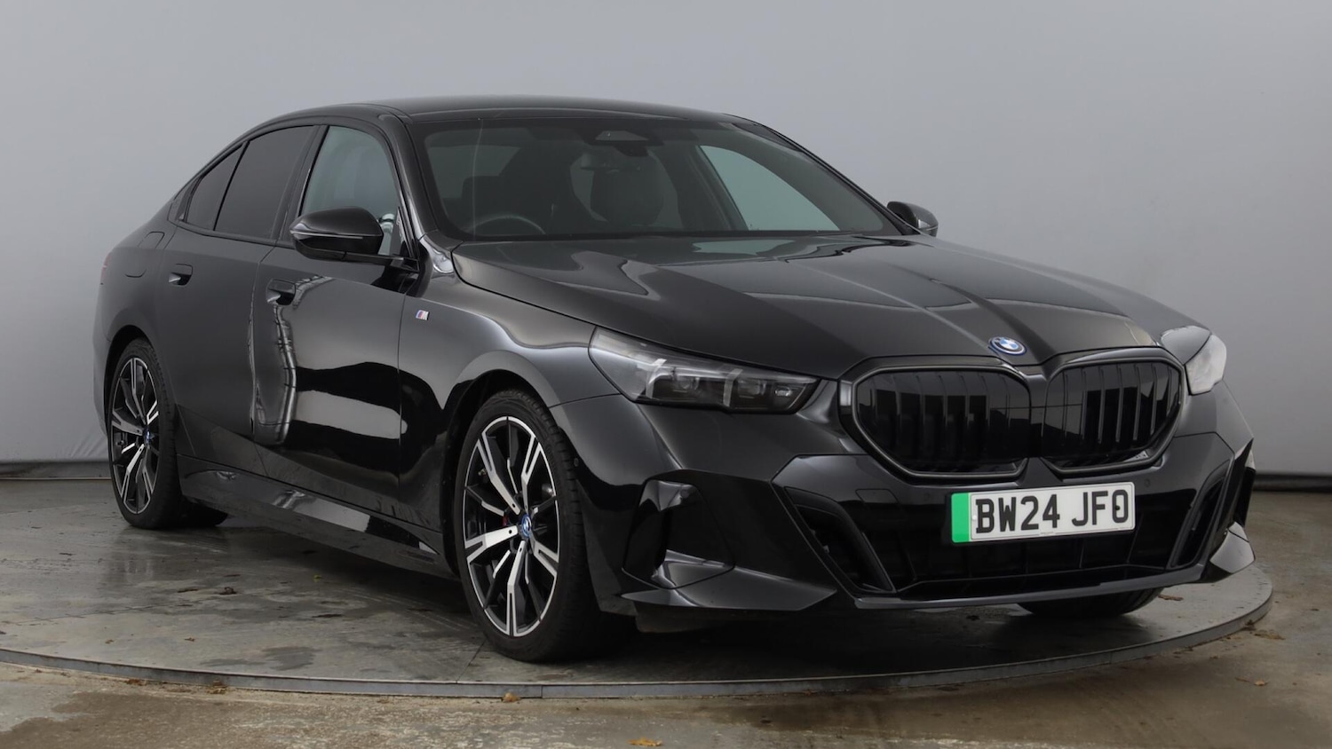 Used BMW 5 Series 2024 for sale - 76936642: Photo 1