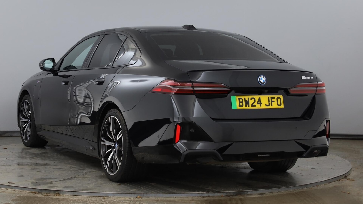 Used BMW 5 Series 2024 for sale - 76936642: Photo 2