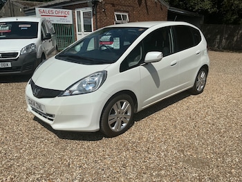 Used Honda Jazz 2014 for sale - 79252596: Photo
