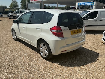 Used Honda Jazz 2014 for sale - 79252596: Photo