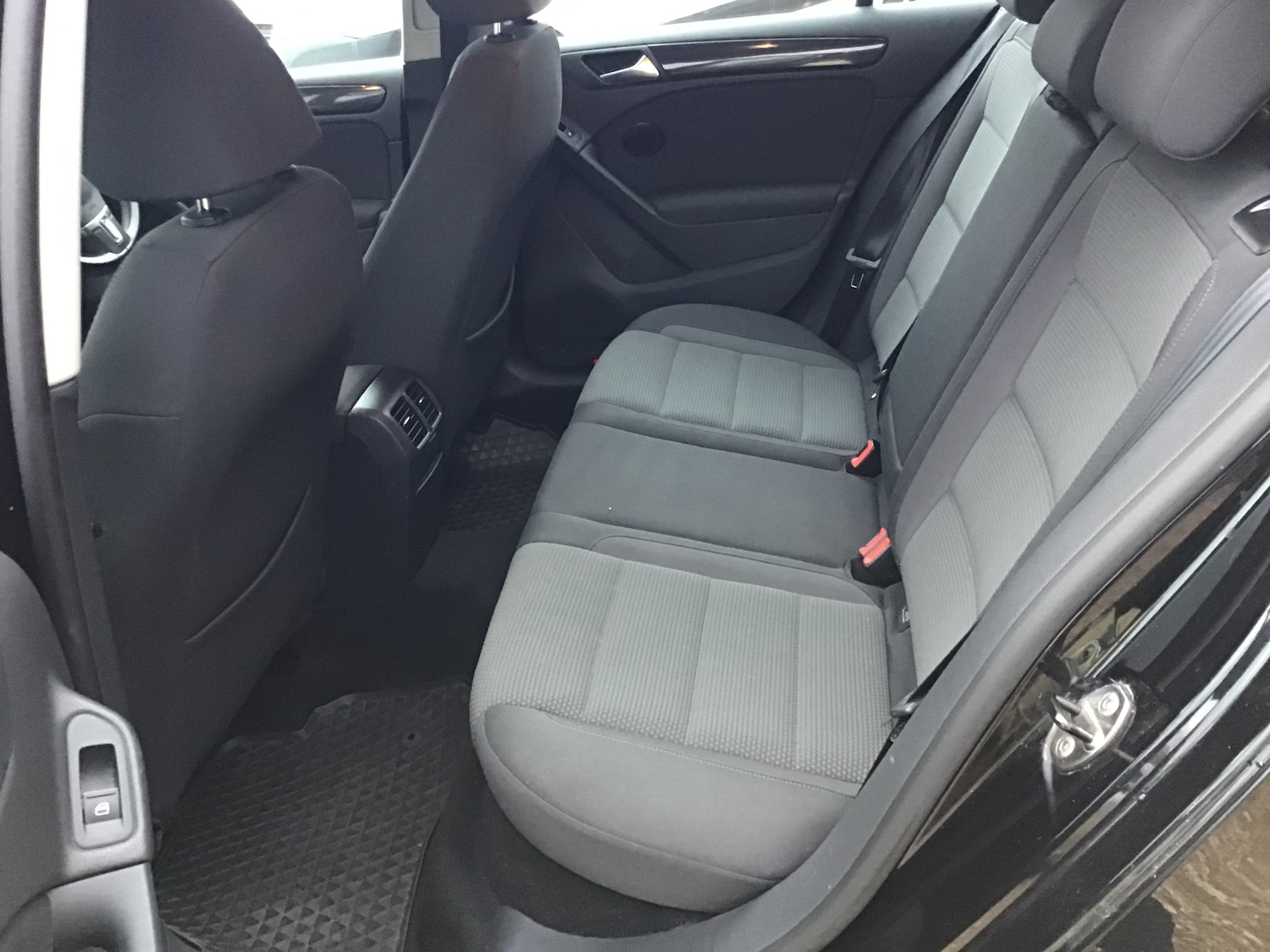 Used Volkswagen Golf 2011 for sale - 76684533: Photo 8