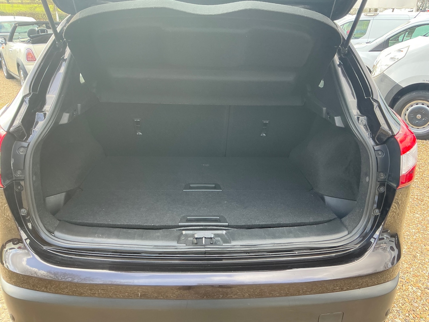 Used Nissan Qashqai 2014 for sale - 77555884: Photo 7