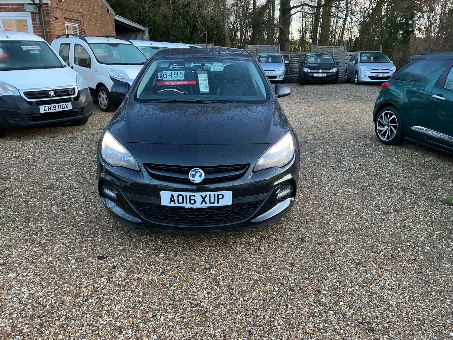 Used Vauxhall Astra 2016 for sale - 77080680: Photo 2