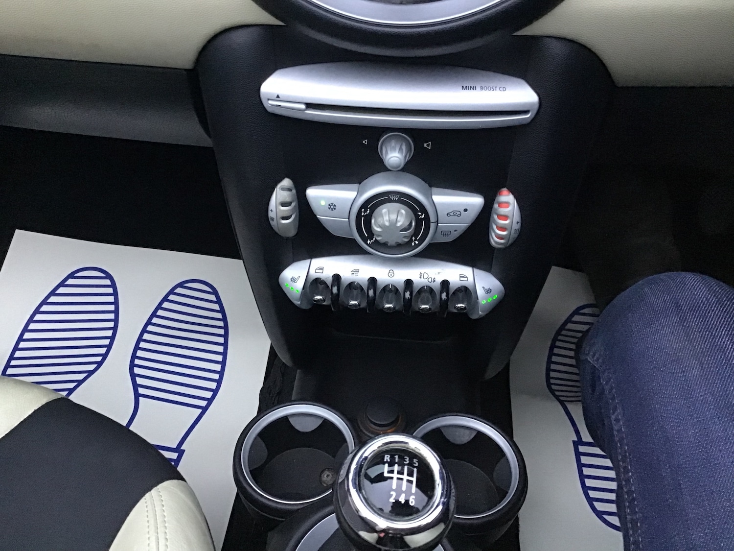 Used MINI Convertible 2010 for sale - 76722418: Photo 18