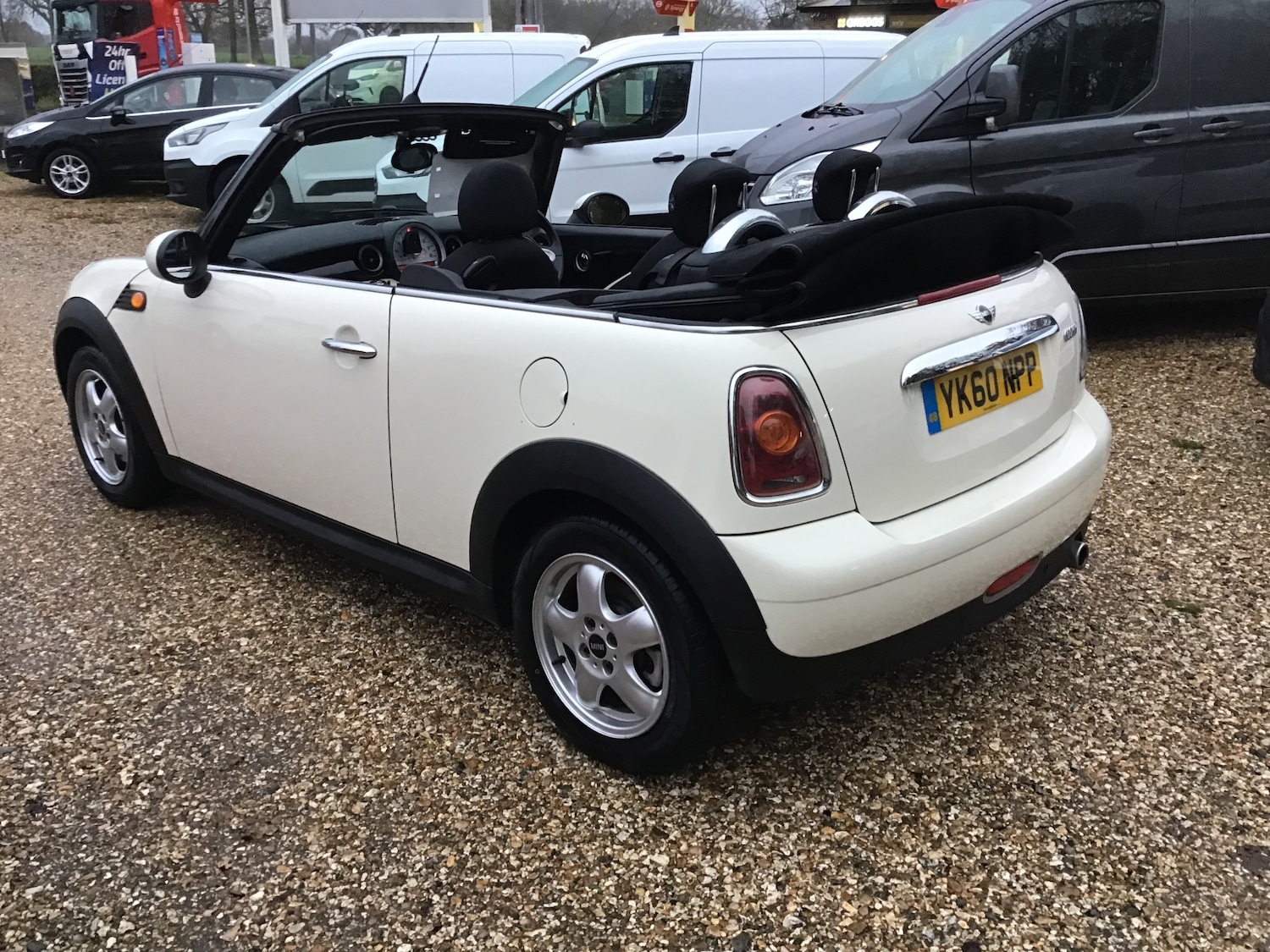 Used MINI Convertible 2010 for sale - 76722418: Photo 4