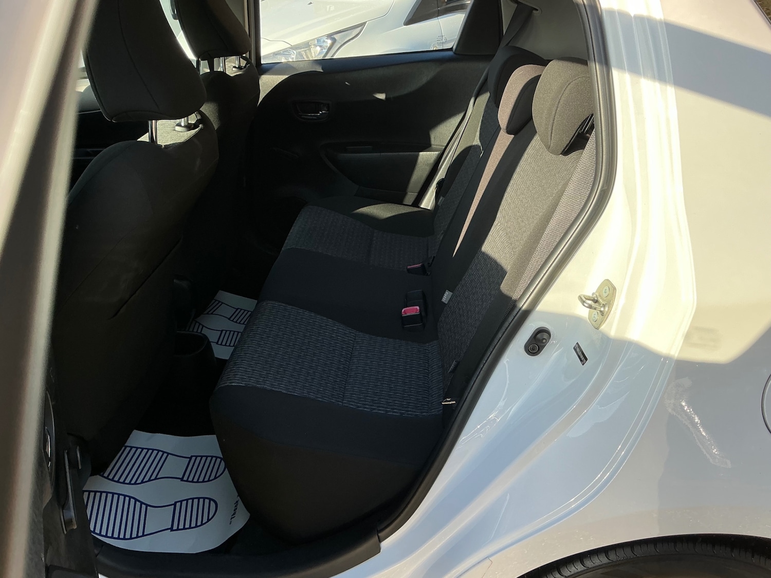 Used Toyota Yaris 2013 for sale - 77080684: Photo 8