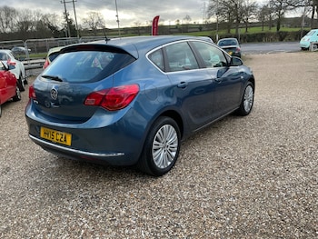 Used Vauxhall Astra 2015 for sale - 77261796: Photo