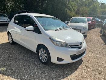 Used Toyota Yaris 2013 for sale - 79625648: Photo