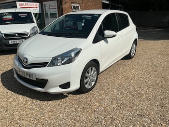 Used Toyota Yaris 2013 for sale - 79625648: Photo