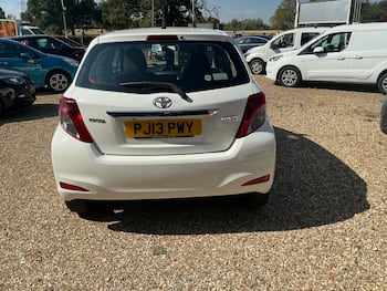 Used Toyota Yaris 2013 for sale - 79625648: Photo