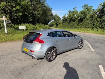 Used Volvo V40 2014 for sale - 78857640: Photo