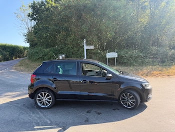 Used Volkswagen Polo 2015 for sale - 79155999: Photo