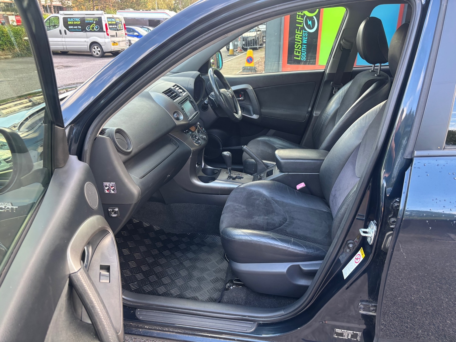 Used Toyota RAV4 2012 for sale - 76387433: Photo 12