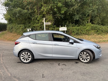 Used Vauxhall Astra 2017 for sale - 75543526: Photo