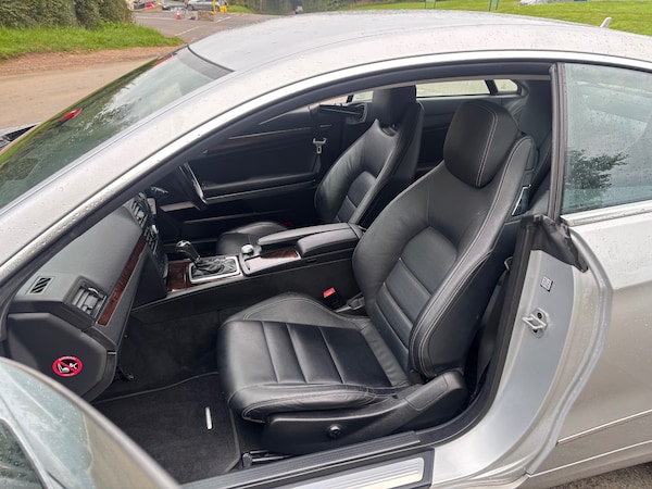 Used Mercedes-Benz E-Class 2010 for sale - 76142468: Photo 15