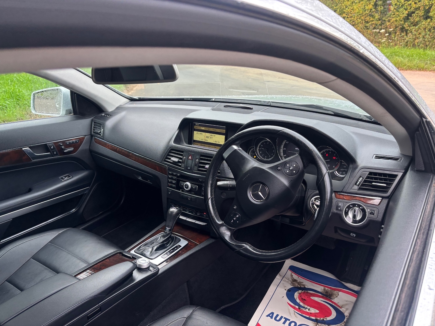 Used Mercedes-Benz E Class 2010 for sale - 76142468: Photo 18