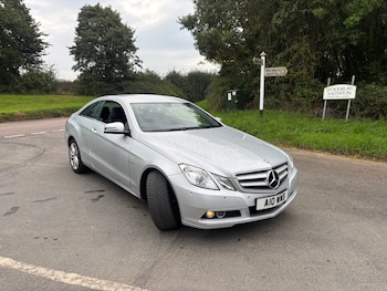 Used Mercedes-Benz E-Class 2010 for sale - 76142468: Photo
