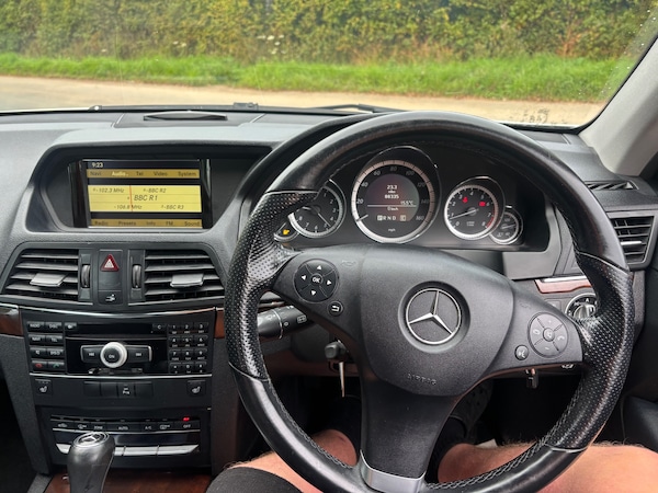 Used Mercedes-Benz E-Class 2010 for sale - 76142468: Photo 21