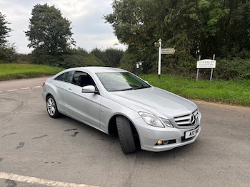 Used Mercedes-Benz E-Class 2010 for sale - 76142468: Photo