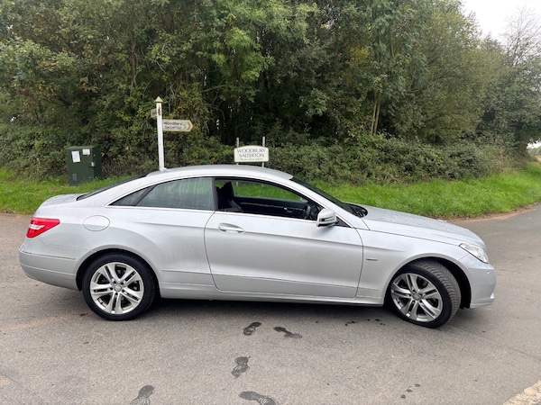 Used Mercedes-Benz E-Class 2010 for sale - 76142468: Photo 4