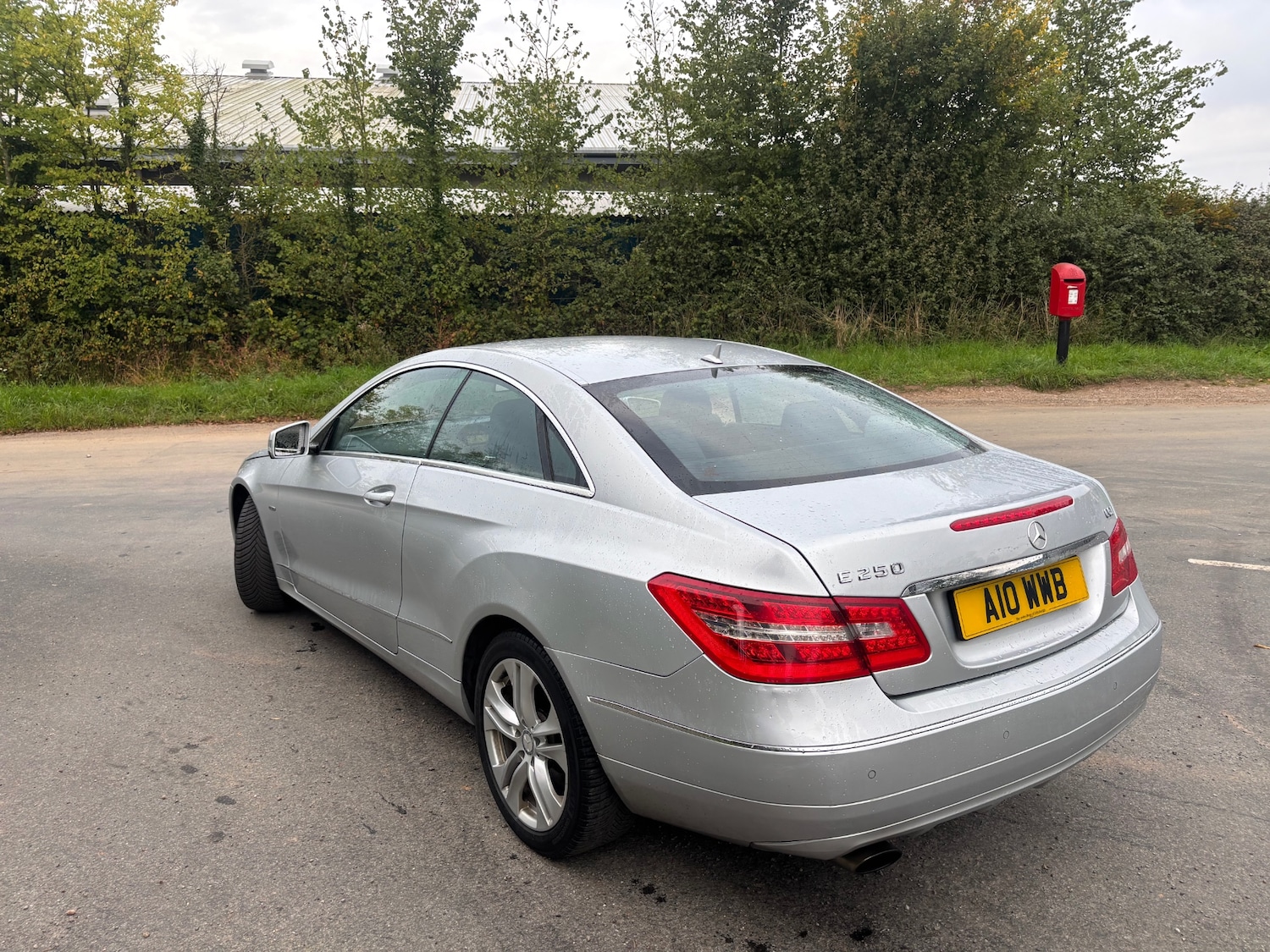 Used Mercedes-Benz E Class 2010 for sale - 76142468: Photo 8