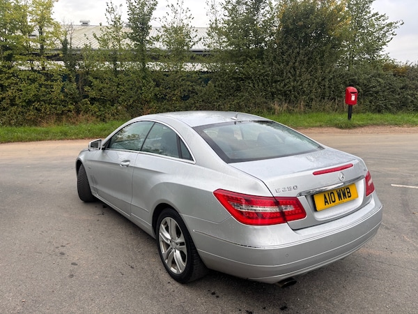 Used Mercedes-Benz E-Class 2010 for sale - 76142468: Photo 8