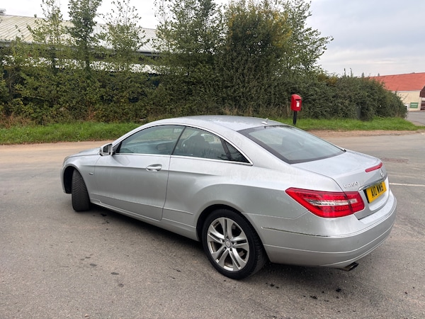 Used Mercedes-Benz E-Class 2010 for sale - 76142468: Photo 9