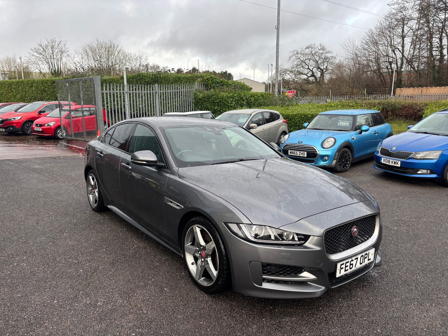 Used Jaguar XE 2017 for sale - 77289391: Photo 1