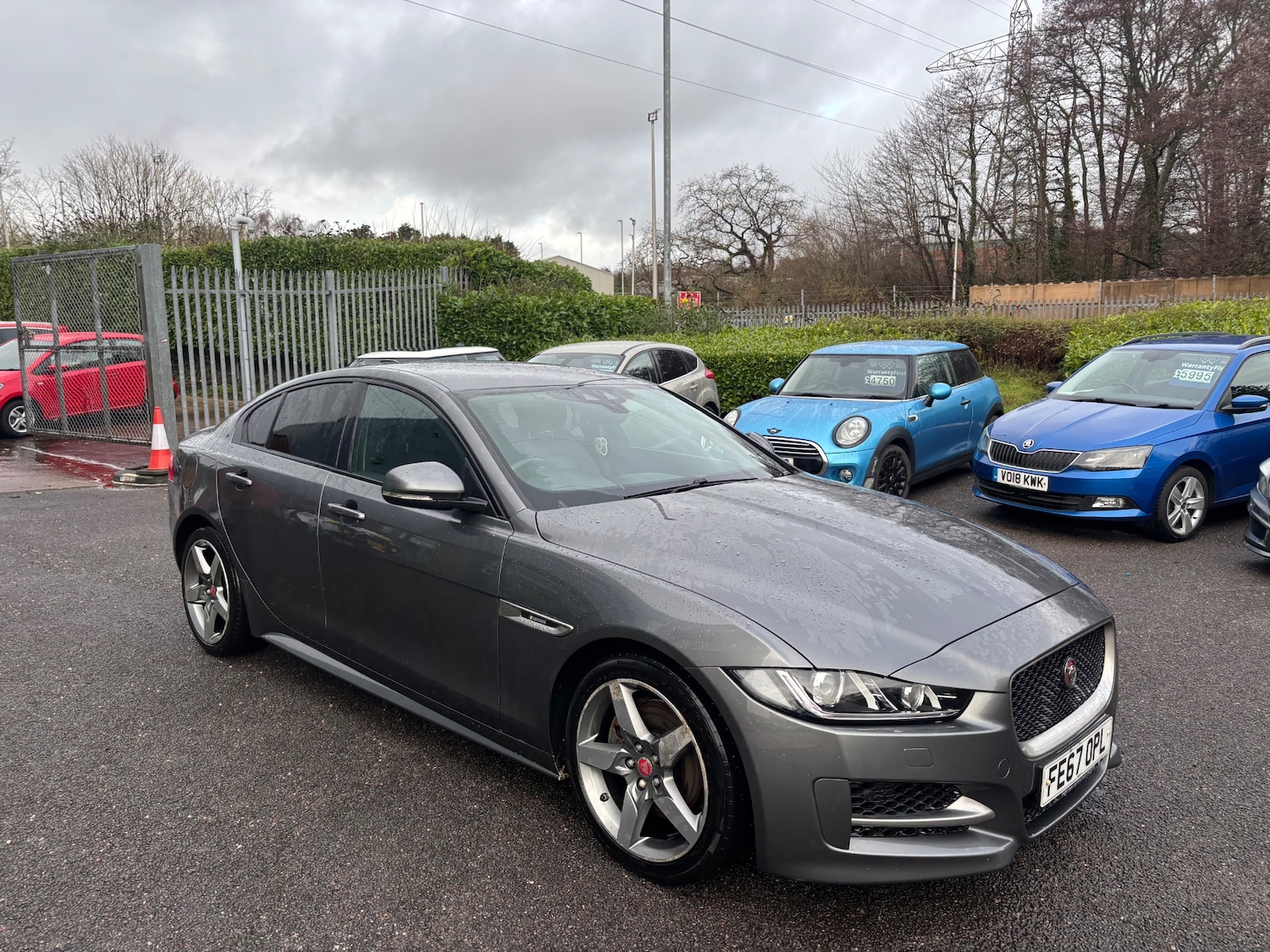 Used Jaguar XE 2017 for sale - 77289391: Photo 2