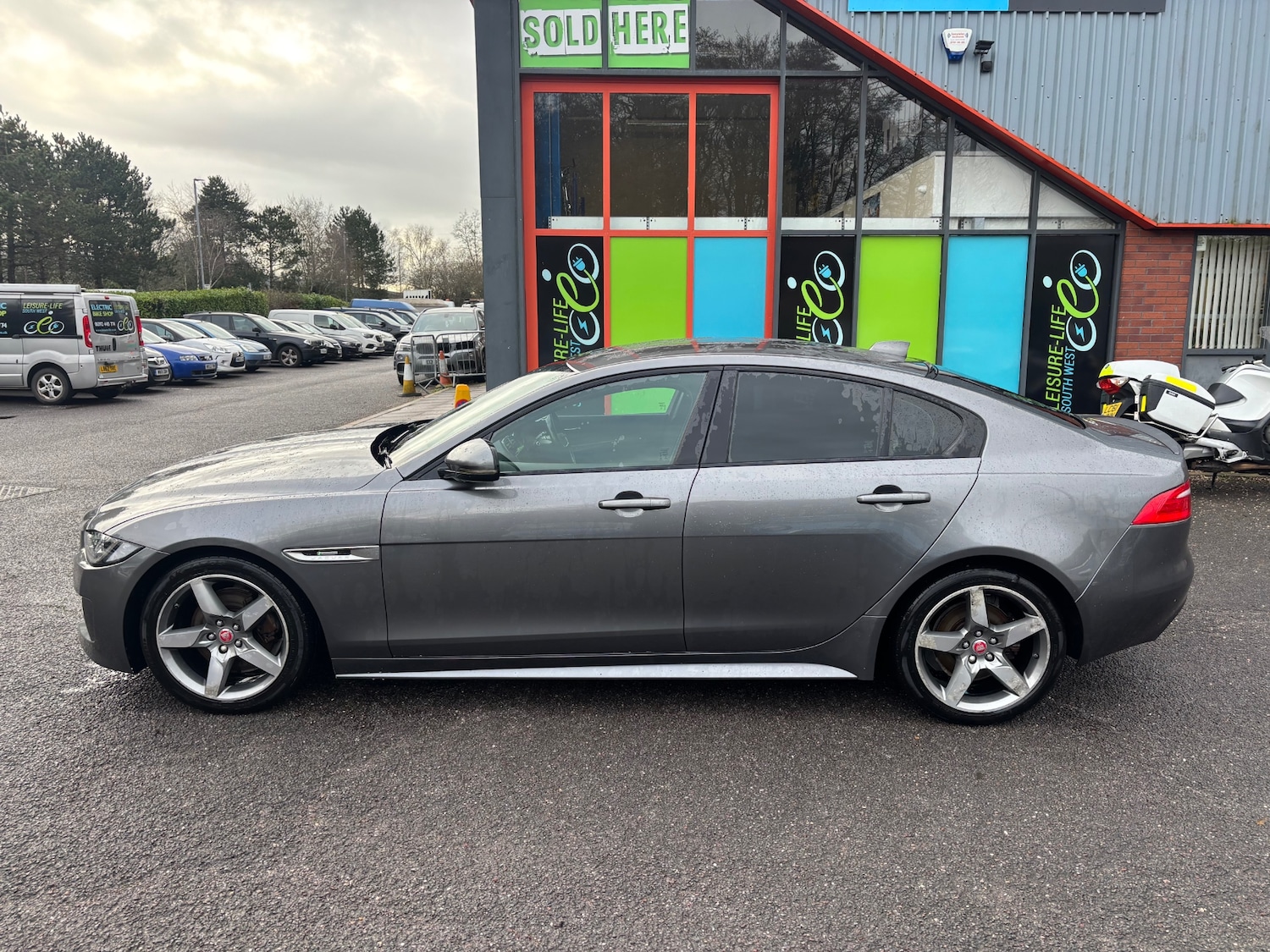 Used Jaguar XE 2017 for sale - 77289391: Photo 9