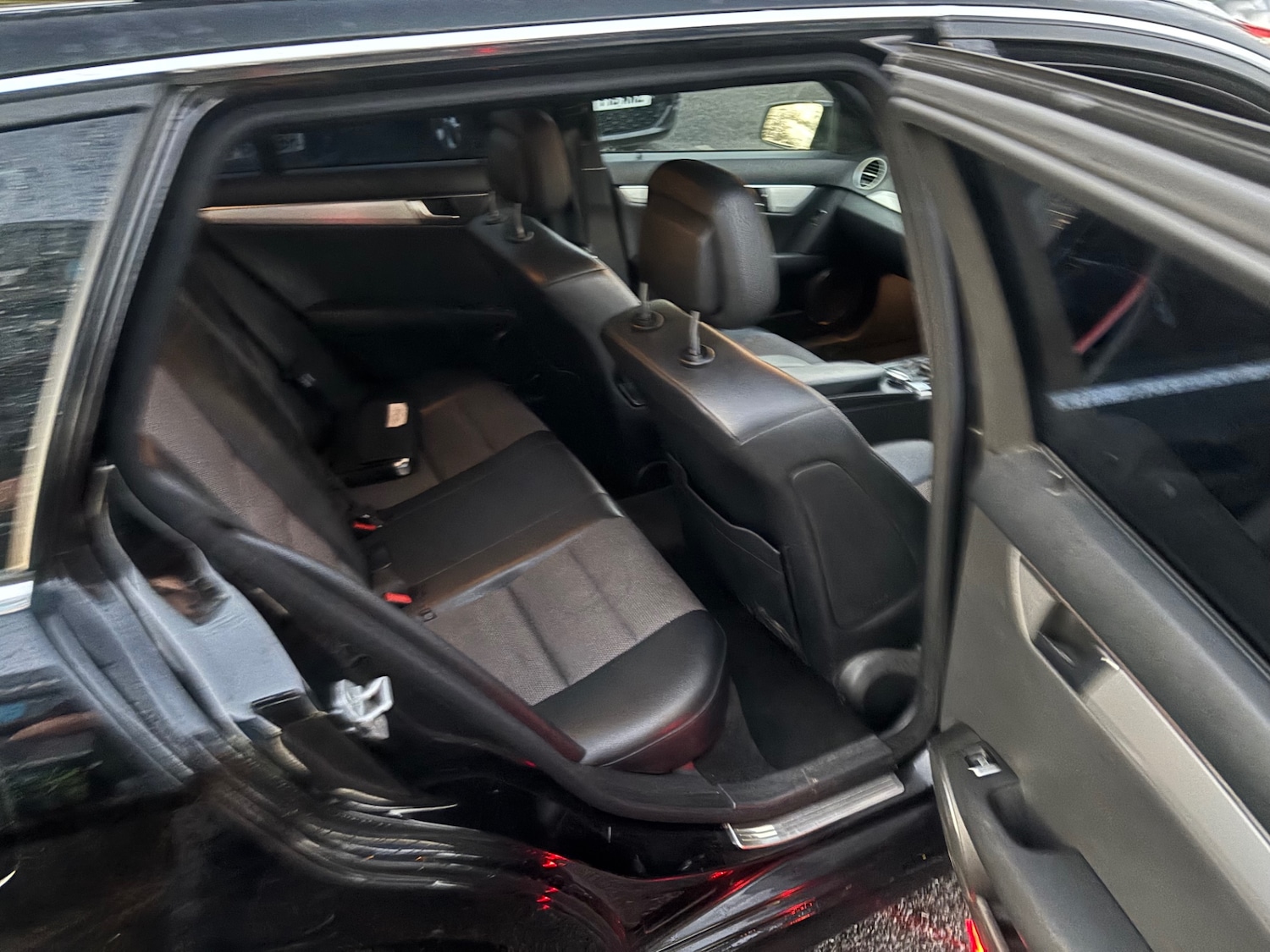 Used Mercedes-Benz C Class 2012 for sale - 76497079: Photo 17