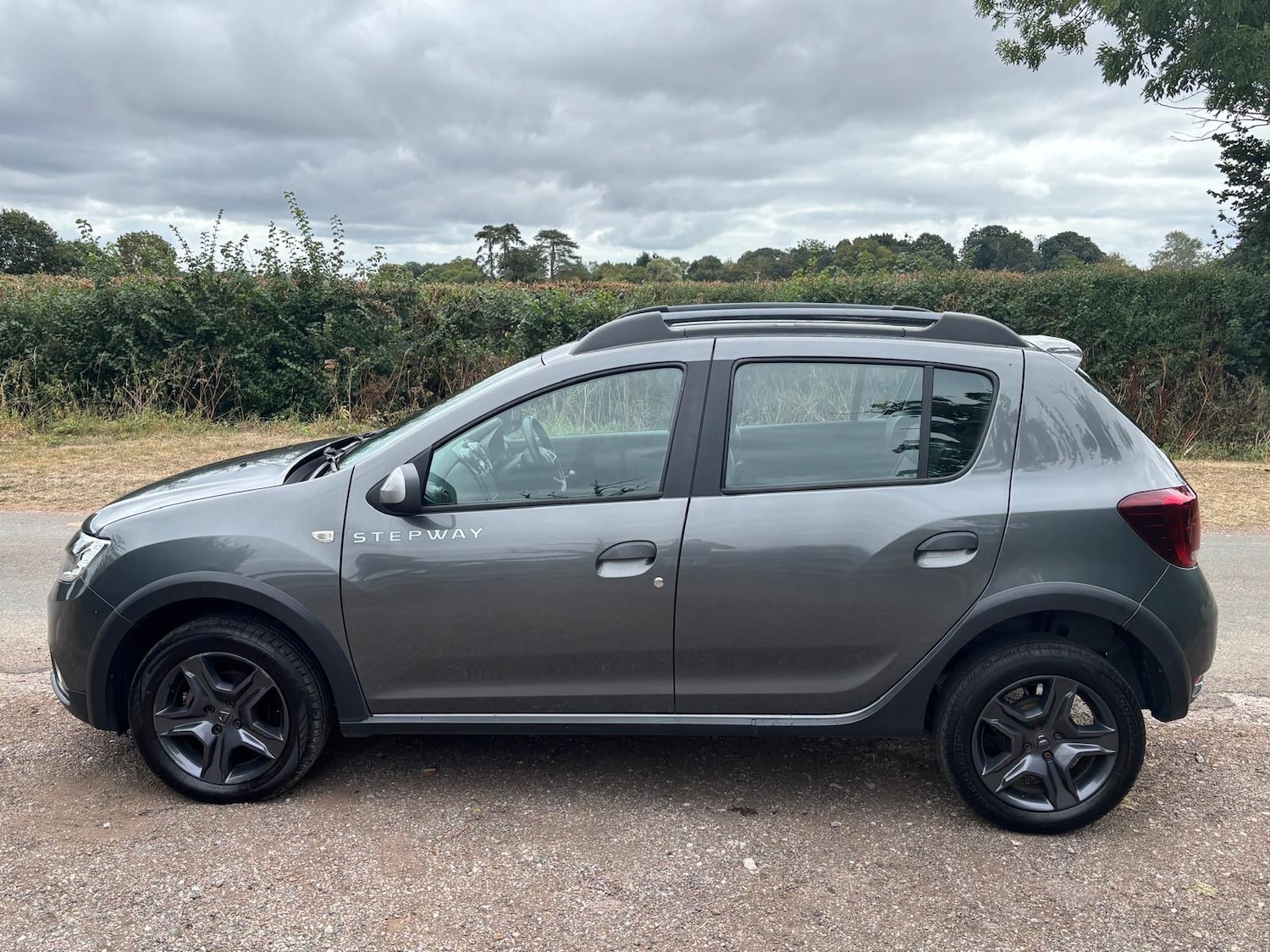 Used Dacia Sandero Stepway 2017 for sale - 76963736: Photo 10