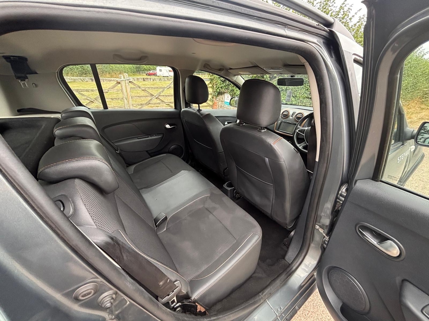 Used Dacia Sandero Stepway 2017 for sale - 76963736: Photo 16