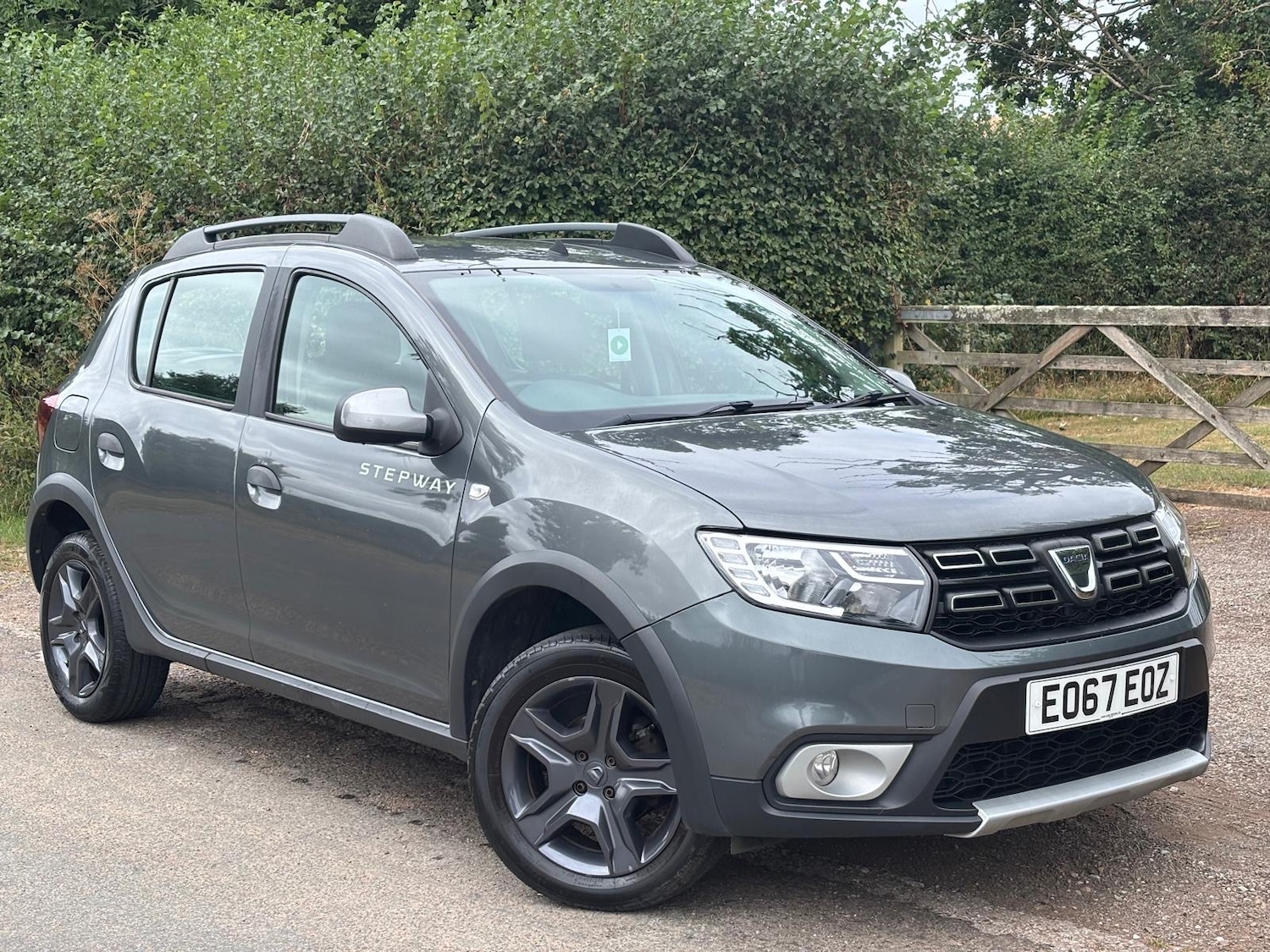 Used Dacia Sandero Stepway 2017 for sale - 76963736: Photo 2