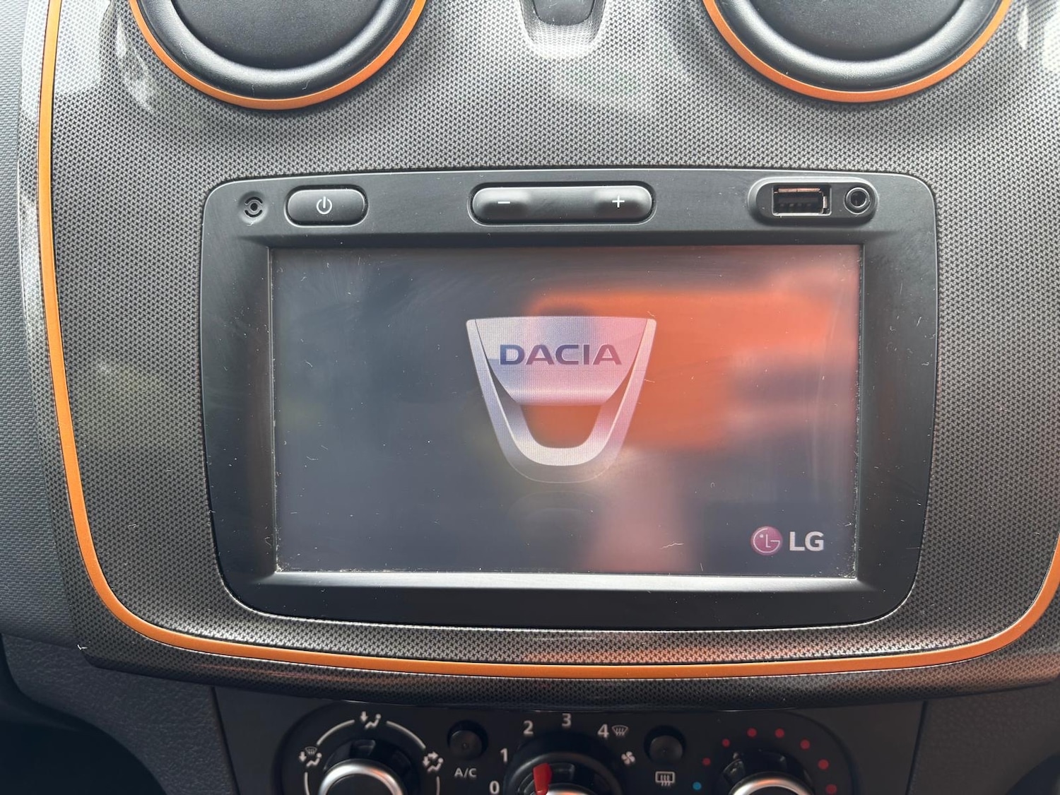 Used Dacia Sandero Stepway 2017 for sale - 76963736: Photo 25