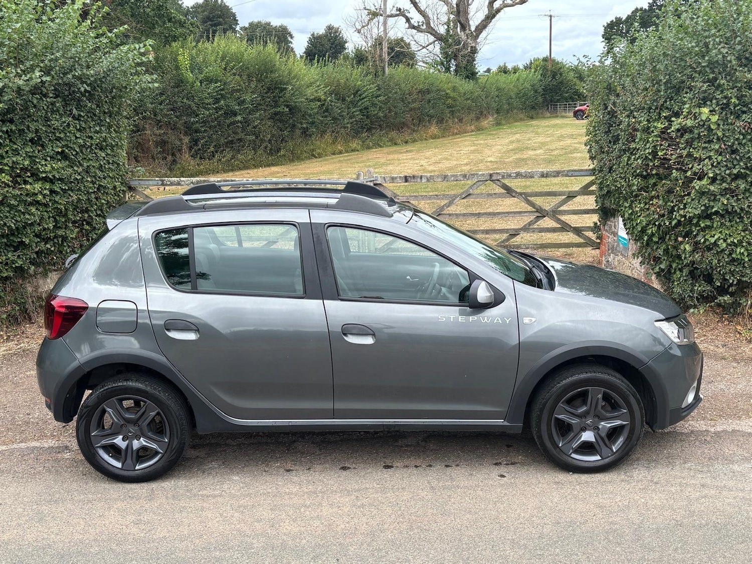 Used Dacia Sandero Stepway 2017 for sale - 76963736: Photo 5