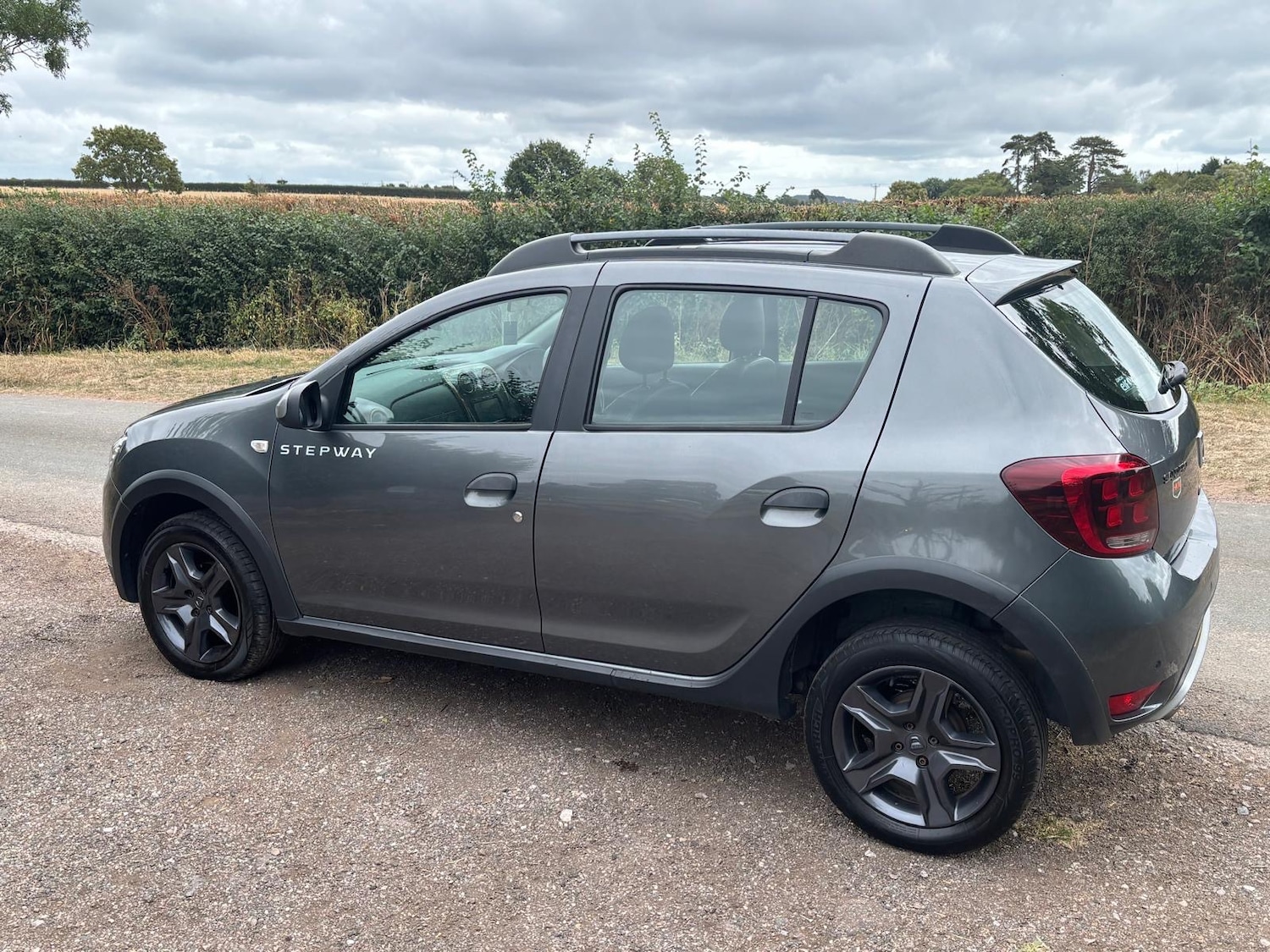 Used Dacia Sandero Stepway 2017 for sale - 76963736: Photo 9