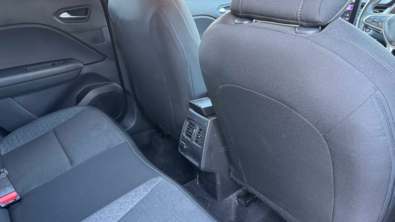 Used Renault Captur for sale - 77860790: Photo 23