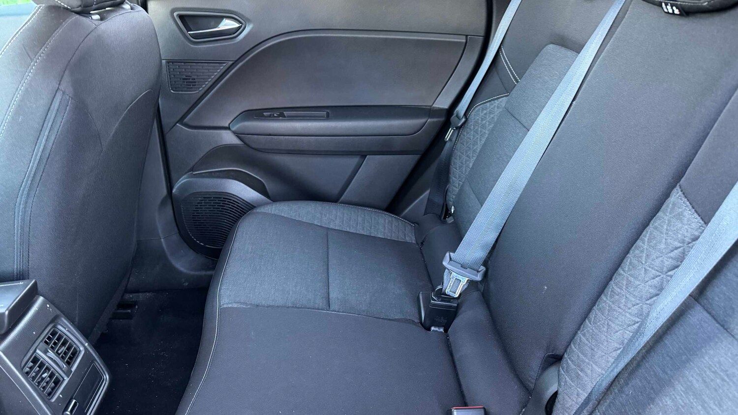 Used Renault Captur for sale - 77860790: Photo 27