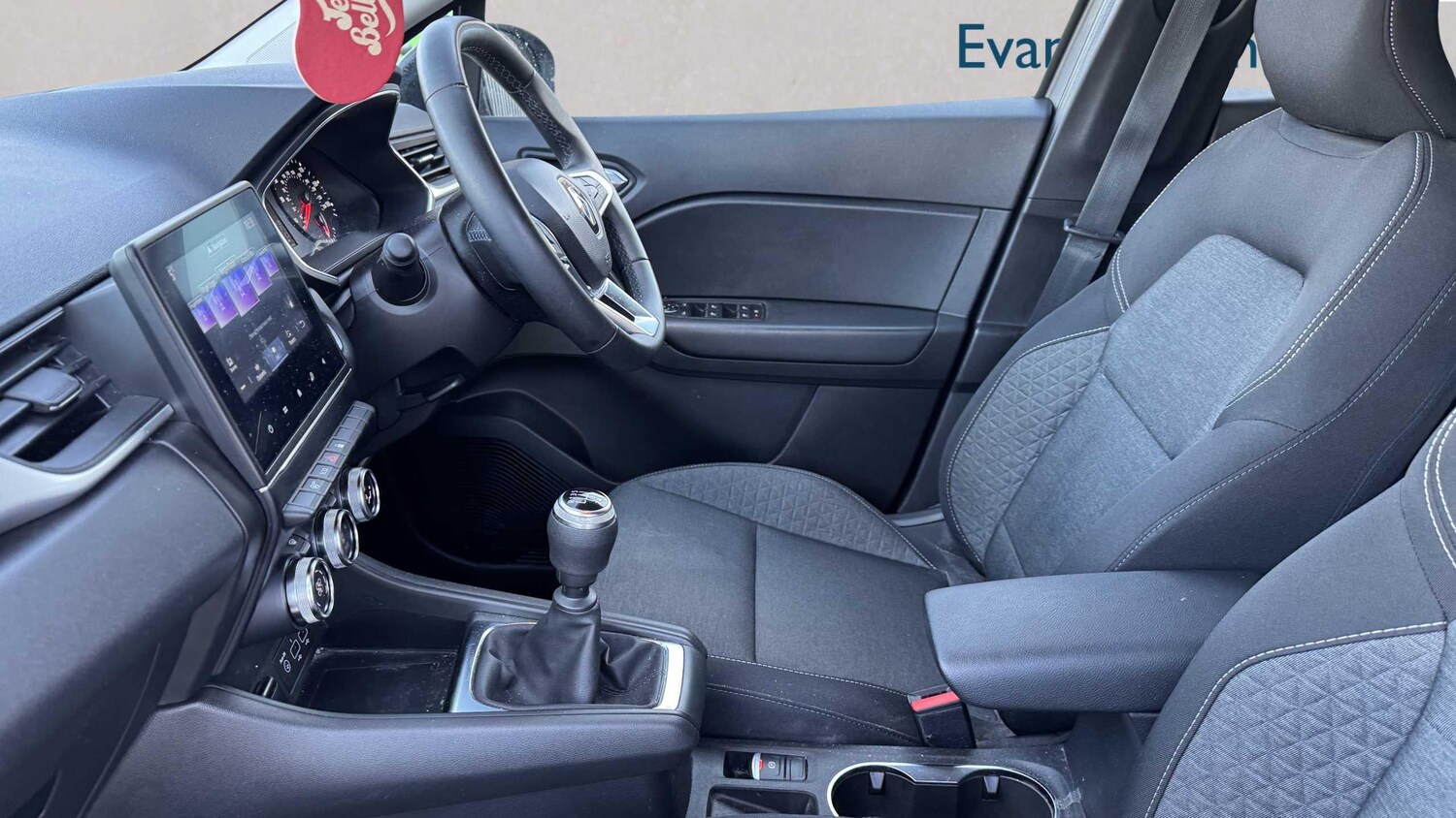 Used Renault Captur for sale - 77860790: Photo 30