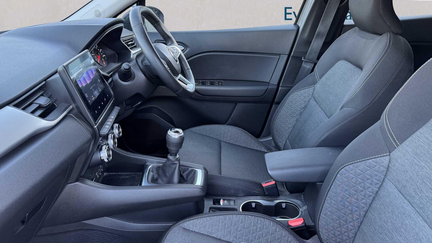 Used Renault Captur for sale - 77860790: Photo 32