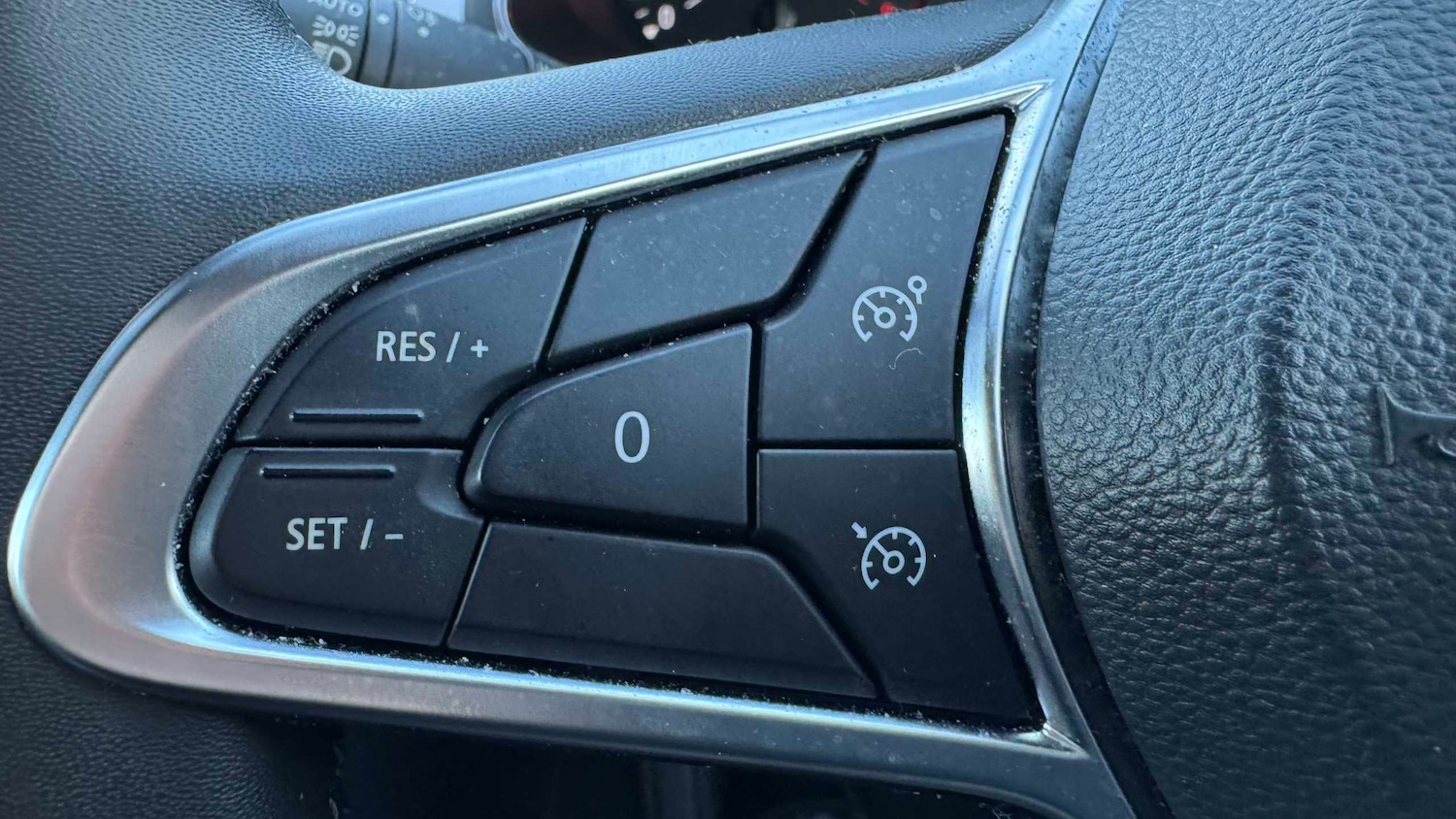 Used Renault Captur for sale - 77860790: Photo 4