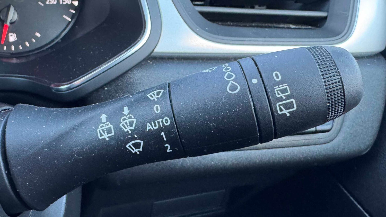 Used Renault Captur for sale - 77860790: Photo 8