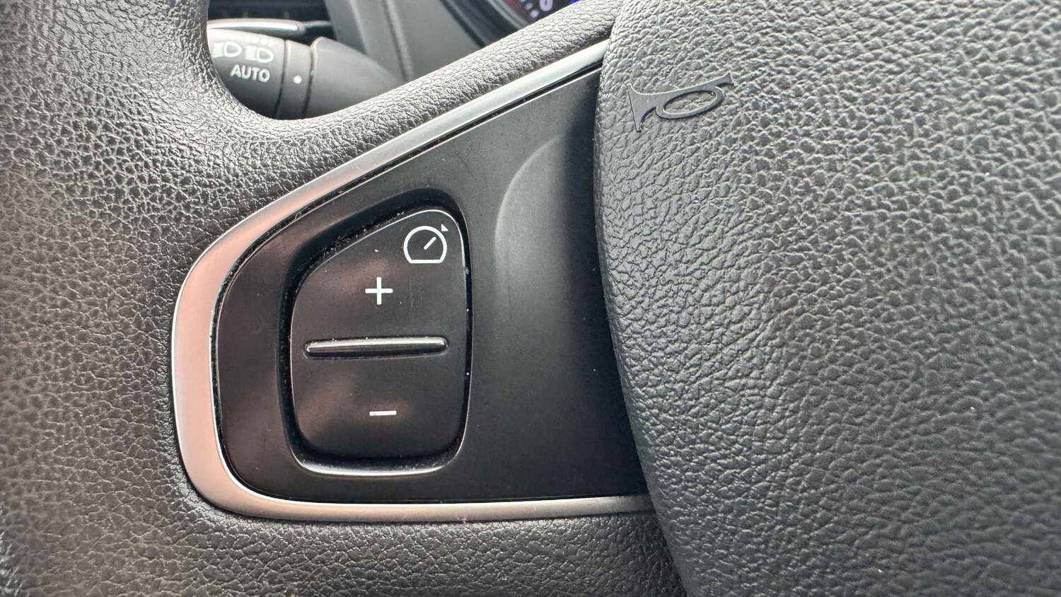 Used Renault Captur for sale - 77860955: Photo 16