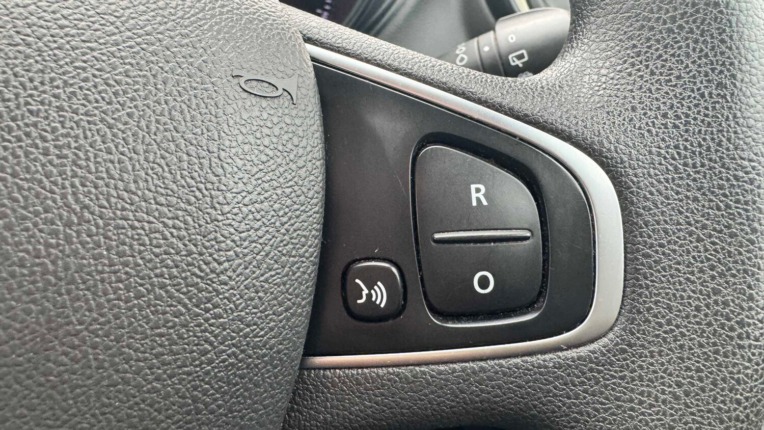 Used Renault Captur for sale - 77860955: Photo 18