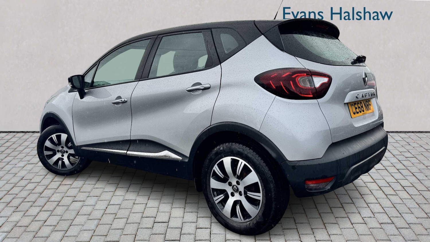 Used Renault Captur for sale - 77860955: Photo 2