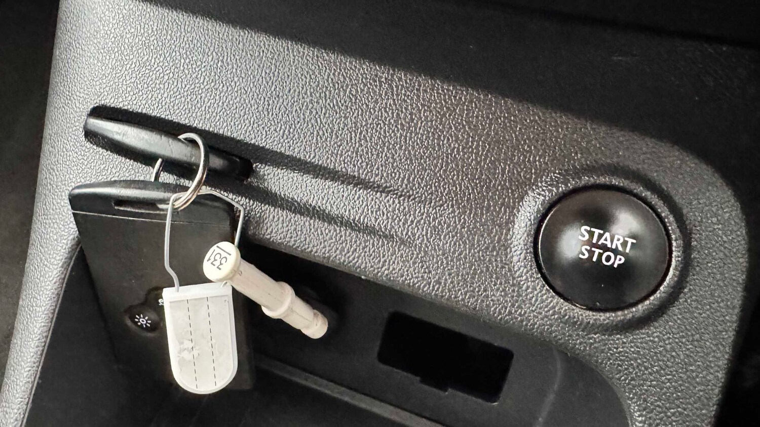 Used Renault Captur for sale - 77860955: Photo 28