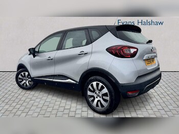 Used Renault Captur 2018 for sale - 77860955: Photo