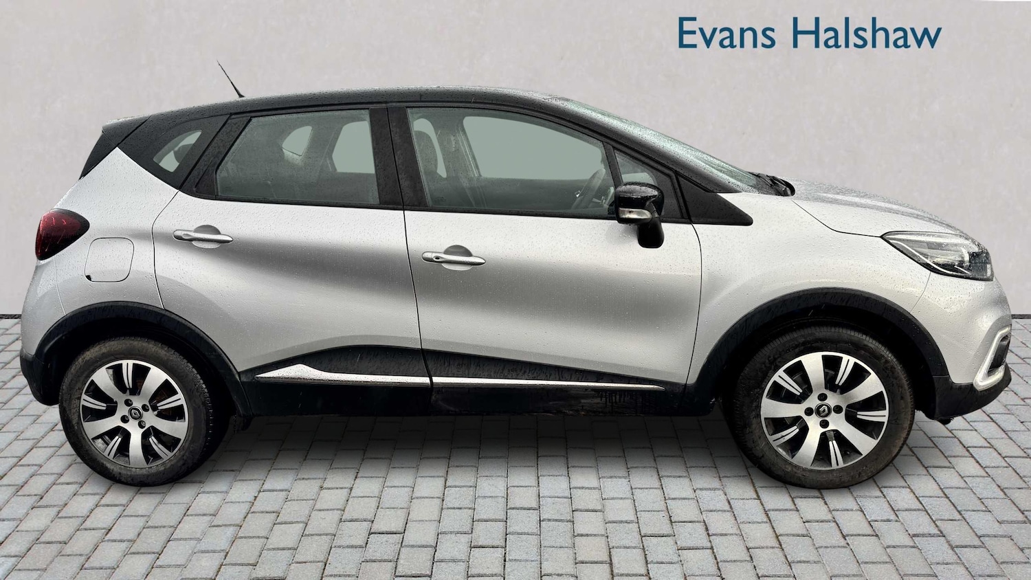 Used Renault Captur for sale - 77860955: Photo 4
